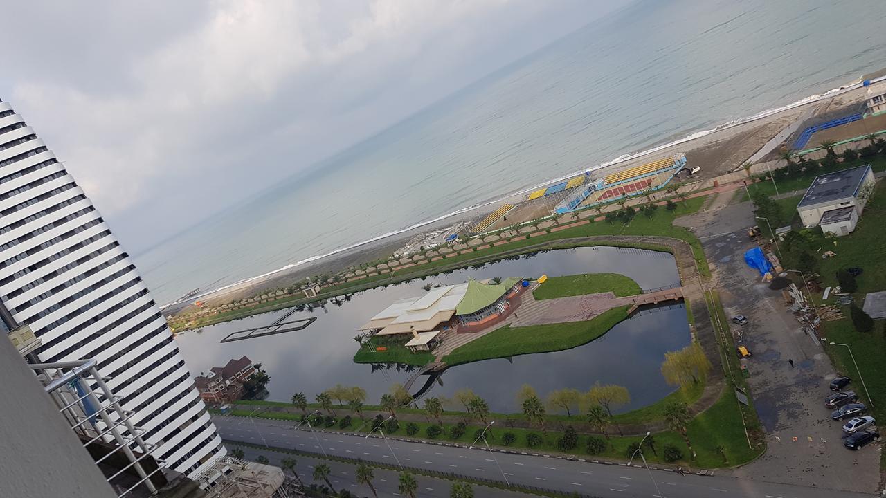 Apartment In Front Of Mcdonald'S Batumi Exterior foto