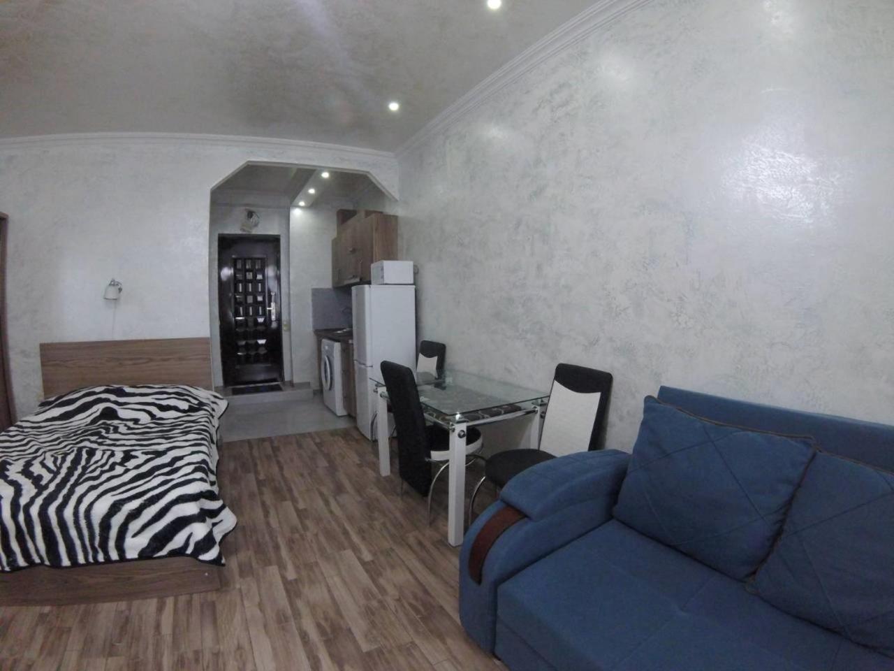 Apartment In Front Of Mcdonald'S Batumi Exterior foto