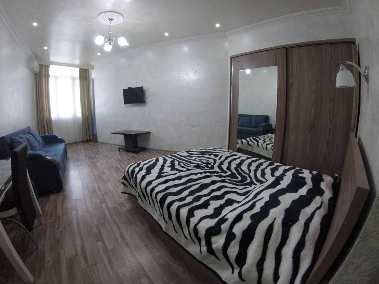Apartment In Front Of Mcdonald'S Batumi Exterior foto