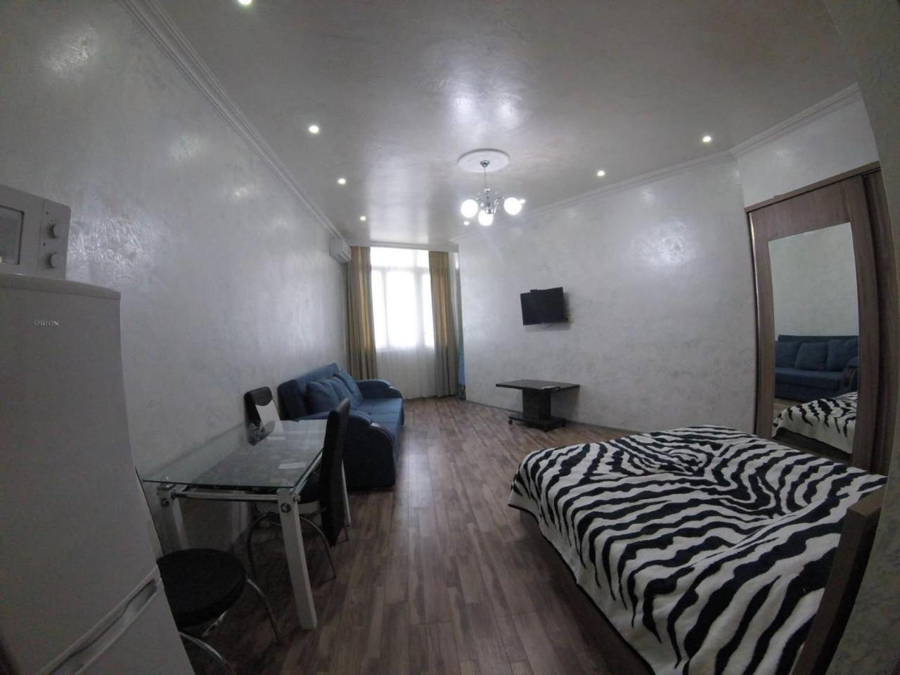 Apartment In Front Of Mcdonald'S Batumi Exterior foto